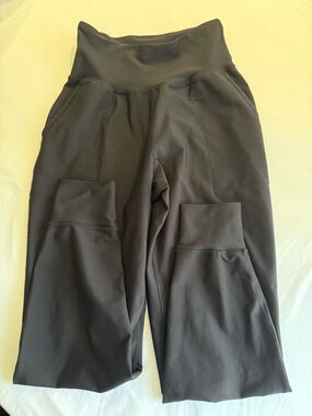 Old Navy Black High-Waist Pocket Leggings